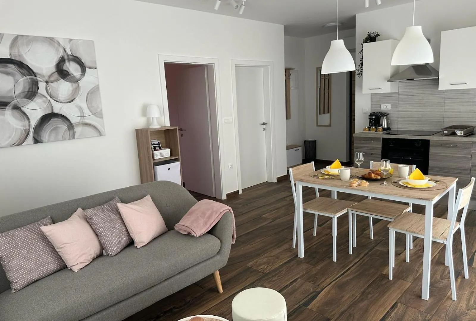Apartments Harmony Hills Pula 0*,